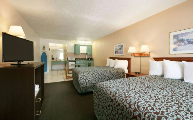 photo 4 of Days Inn by Wyndham Clearwater/Gulf to Bay