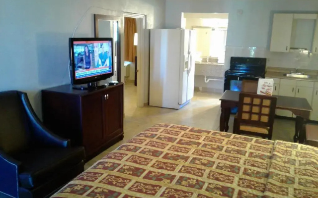 photo 2 of Days Inn Clearwater Hotel