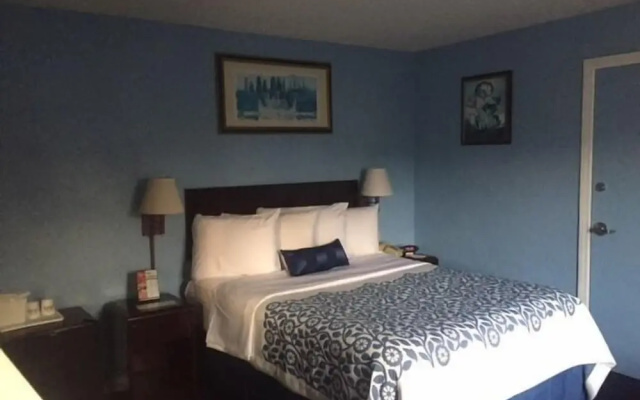 photo 3 of Days Inn by Wyndham Cleveland Lakewood