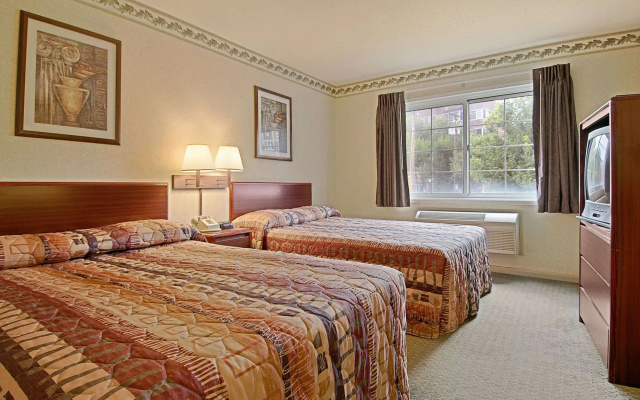 photo 4 of Days Inn by Wyndham Cleveland Lakewood