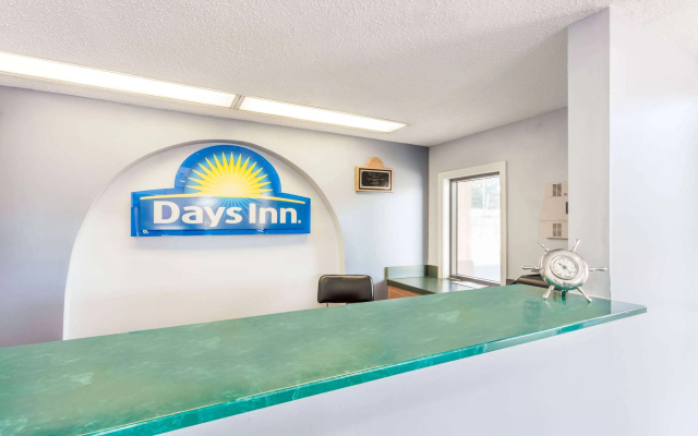 photo 2 of Days Inn by Wyndham Clinton