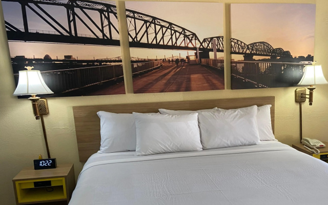 photo 4 of Days Inn by Wyndham Clinton