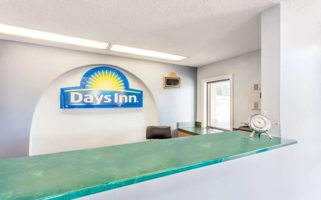 photo 2 of Days Inn Clinton