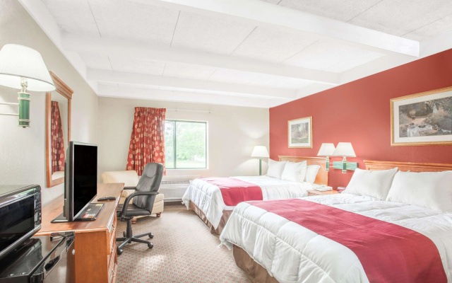 photo 3 of Days Inn by Wyndham Columbia I-70