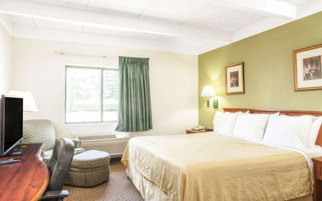 photo 4 of Days Inn by Wyndham Columbia I-70