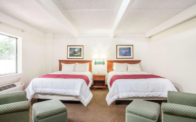 photo 5 of Days Inn by Wyndham Columbia I-70