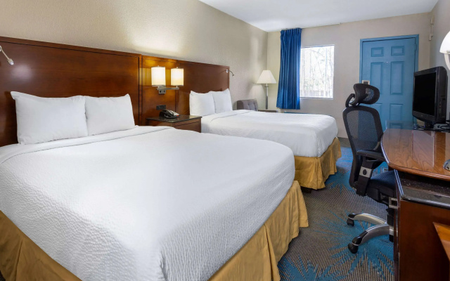 photo 4 of Days Inn by Wyndham Columbia