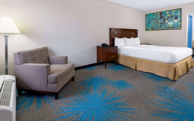 photo 5 of Days Inn by Wyndham Columbia