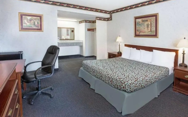 photo 5 of Days Inn By Wyndham Costa Mesa Newport Beach