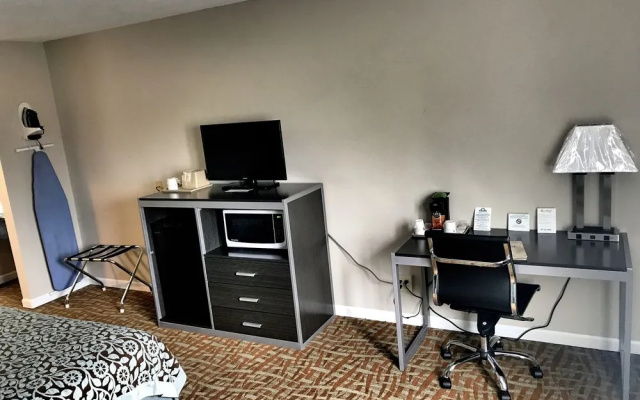 photo 5 of BridgePointe Inn & Suites