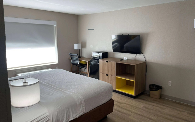 photo 3 of Days Inn by Wyndham Dallas Garland West