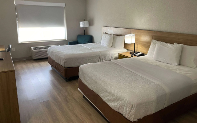 photo 4 of Days Inn by Wyndham Dallas Garland West