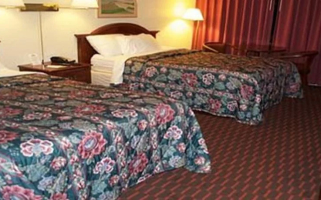 photo 2 of 丹维尔会议中心戴斯旅馆(Days Inn Danville Conference Center)