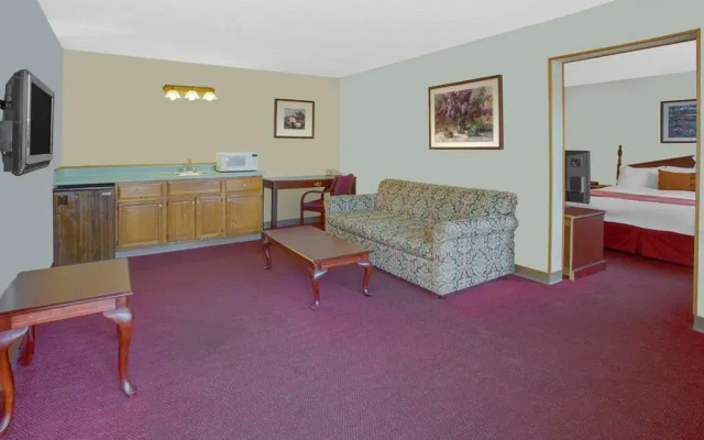 photo 4 of I-80 Inn & Suites