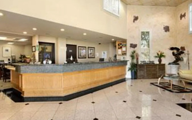 photo 2 of Days Inn Davis