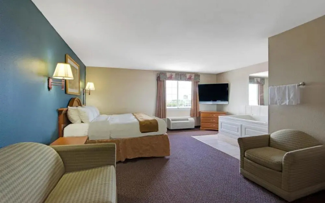 photo 4 of Days Inn Decatur TX