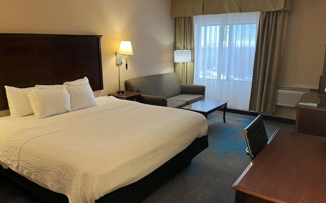 photo 2 of Days Inn by Wyndham Duluth Lakewalk