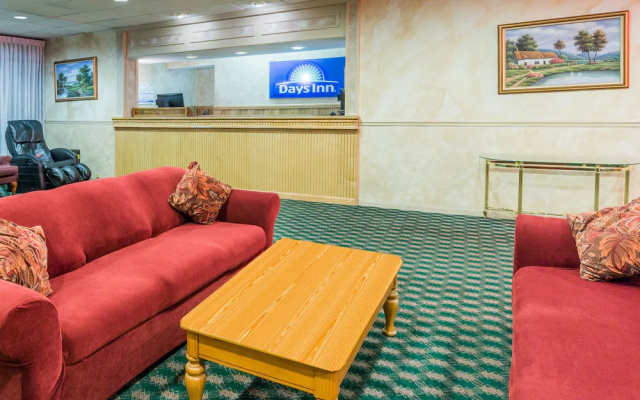photo 2 of Days Inn East Stroudsburg