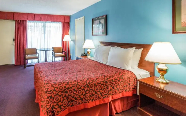 photo 5 of Days Inn East Stroudsburg