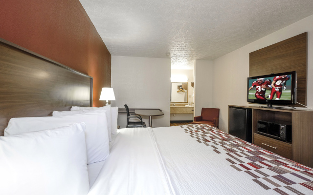 photo 5 of Red Roof Inn Edgewood