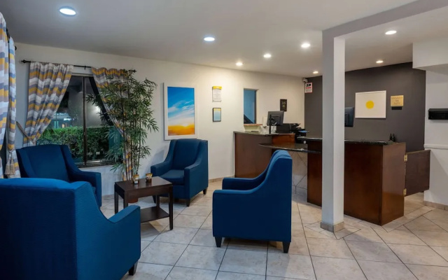 photo 2 of Days Inn By Wyndham Encinitas Moonlight Beach