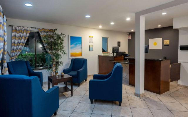 photo 2 of Days Inn by Wyndham Encinitas Moonlight Beach