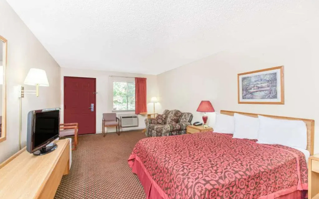 photo 3 of Days Inn Eureka Springs