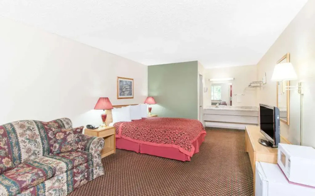 photo 5 of Days Inn Eureka Springs