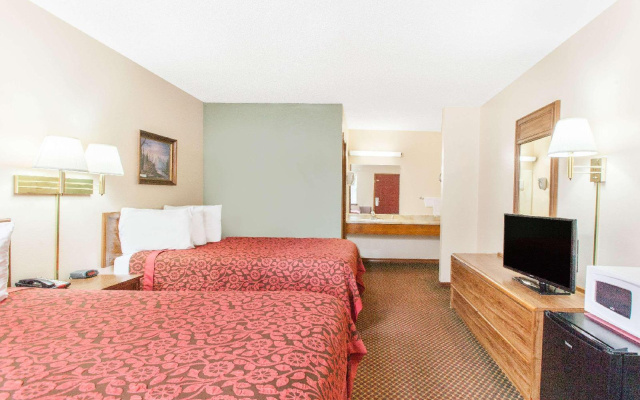 photo 2 of Days Inn by Wyndham Eureka Springs