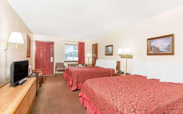 photo 3 of Days Inn by Wyndham Eureka Springs