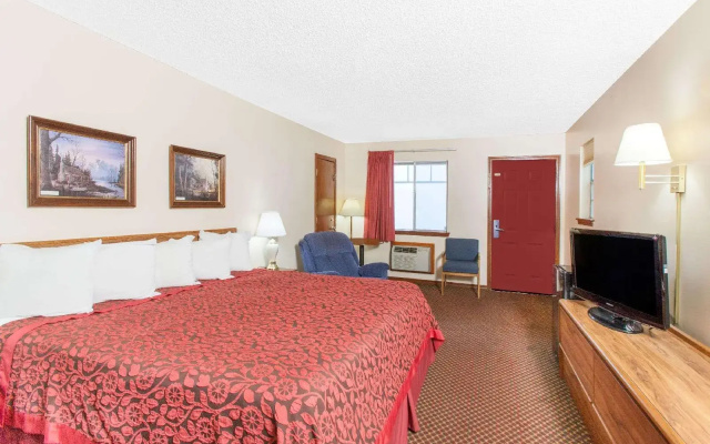 photo 4 of Days Inn by Wyndham Eureka Springs