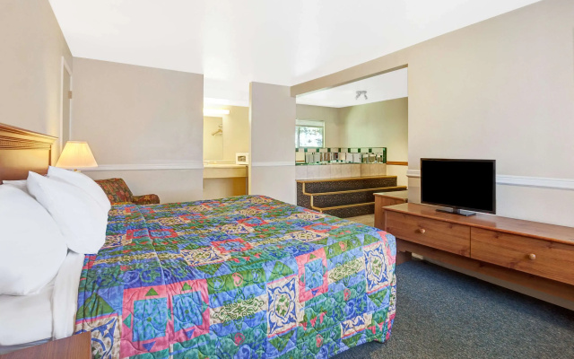 photo 2 of Days Inn by Wyndham Everett