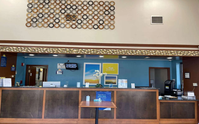 photo 2 of Days Inn by Wyndham Fayetteville-South/I-95 Exit 49