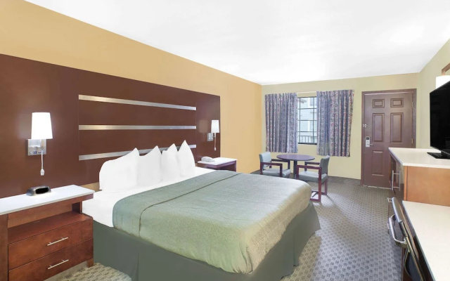 photo 4 of Days Inn Fayetteville