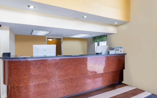 photo 2 of Days Inn by Wyndham Florence/I-95 North