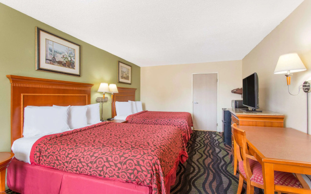 photo 4 of Days Inn by Wyndham Florence/I-95 North
