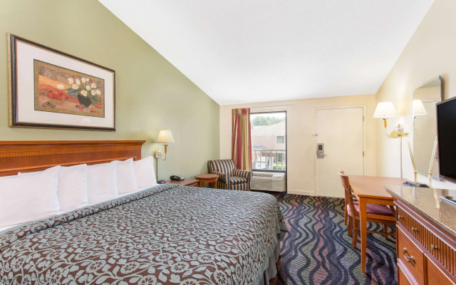 photo 5 of Days Inn by Wyndham Florence/I-95 North