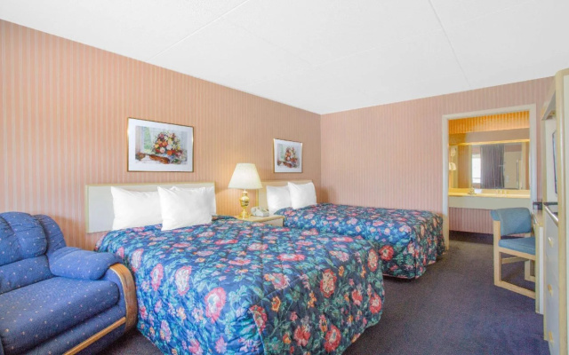 photo 5 of Days Inn by Wyndham Florence Downtown
