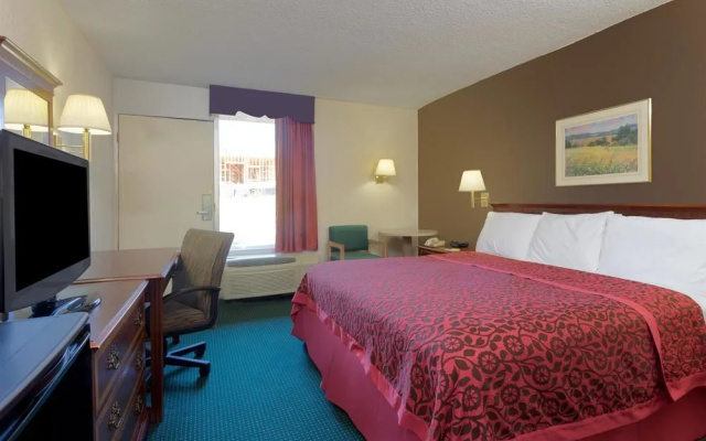 photo 3 of Days Inn Forsyth