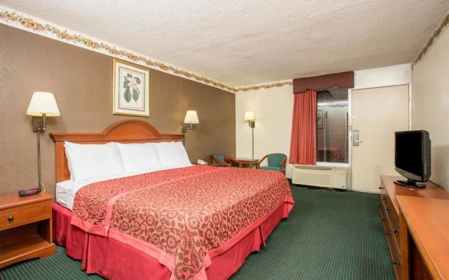 photo 4 of Days Inn Forsyth