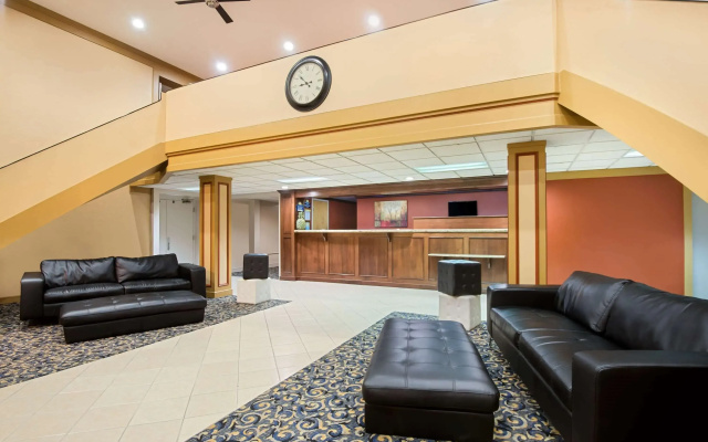 photo 2 of Studio 6 Suites Fremont, OH