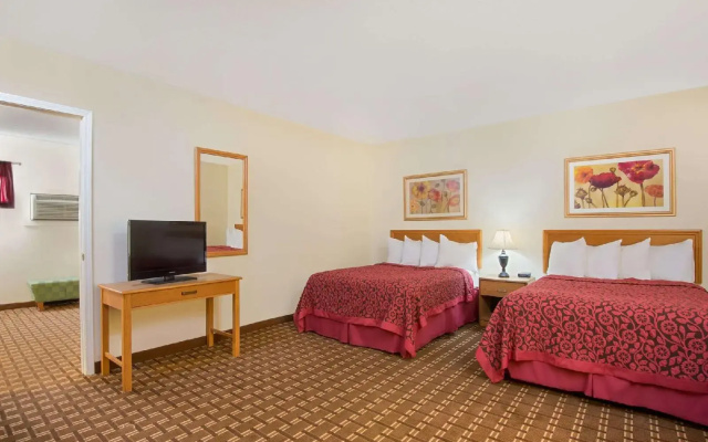 photo 4 of Studio 6 Suites Fremont, OH