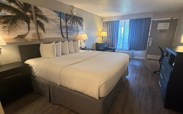photo 4 of Days Inn by Wyndham Fort Lauderdale-Oakland Park Airport N