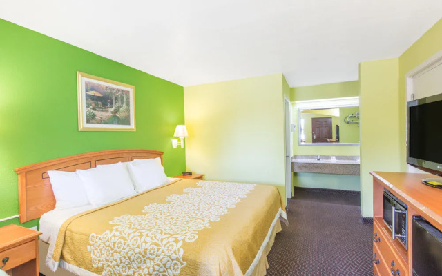 photo 5 of Days Inn Fulton