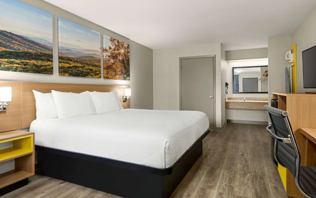 photo 2 of Days Inn by Wyndham Fulton