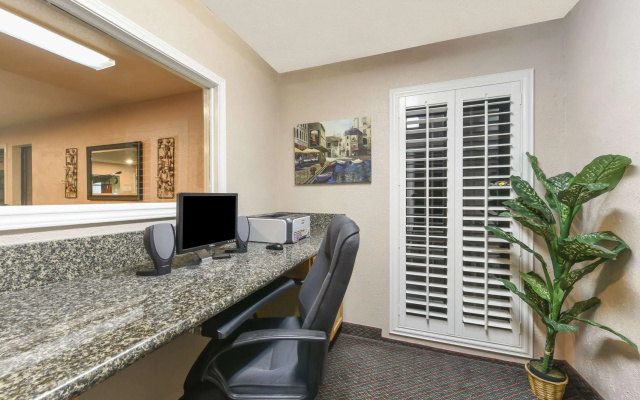 photo 4 of Days Inn by Wyndham Granbury