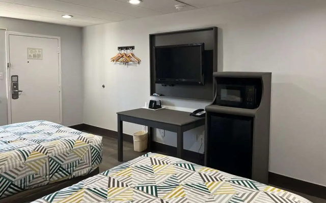photo 3 of Days Inn Greenville
