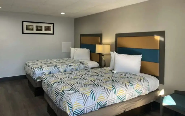 photo 5 of Days Inn Greenville