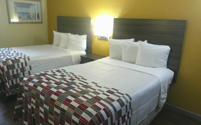 photo 3 of Red Roof Inn Hampton Coliseum