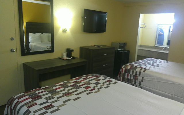 photo 4 of Red Roof Inn Hampton Coliseum